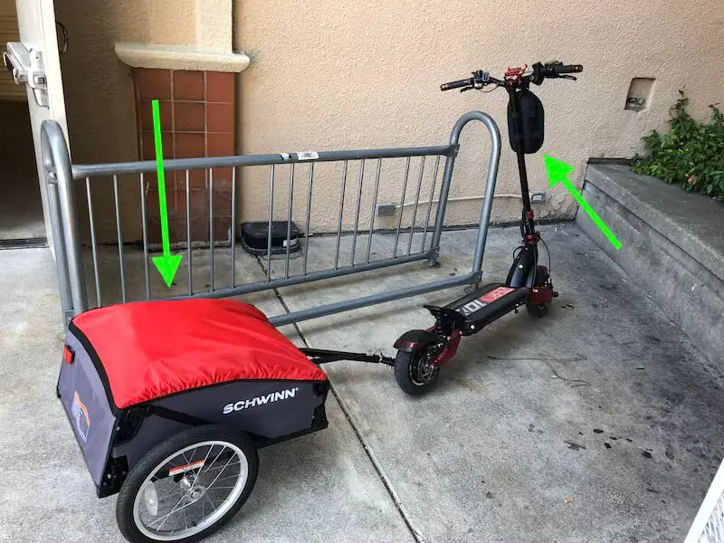 How do you carry groceries on an electric scooter